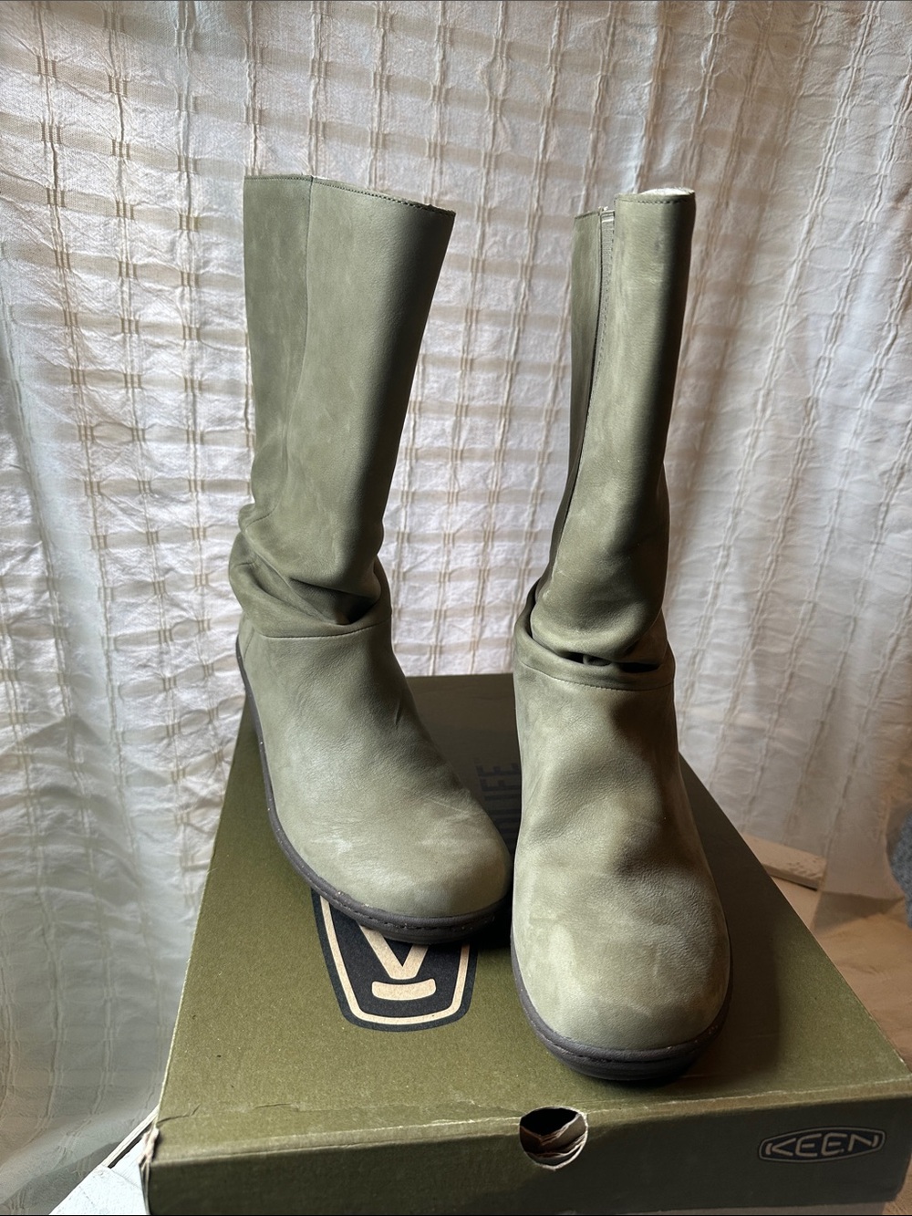 Keen Akita Mid Boot